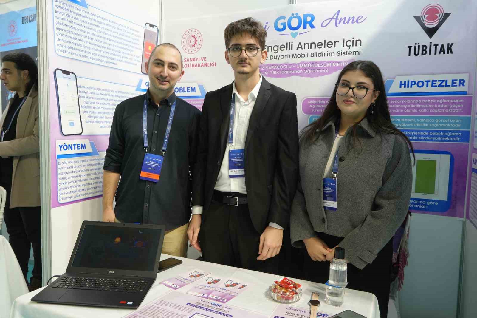 Lise öğrencileri işitme engelli anneler için hayat kolaylaştıran uygulama geliştirdi
