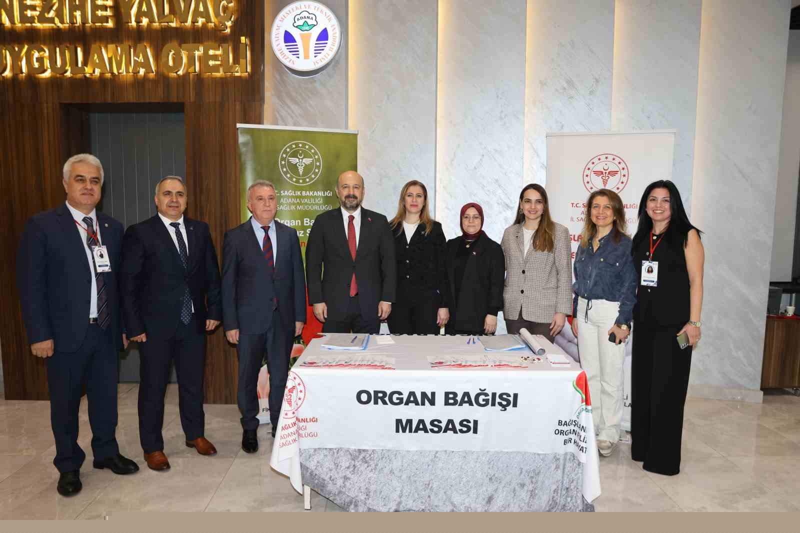 Lise öğrencileri tıp sempozyumuna katıldı
