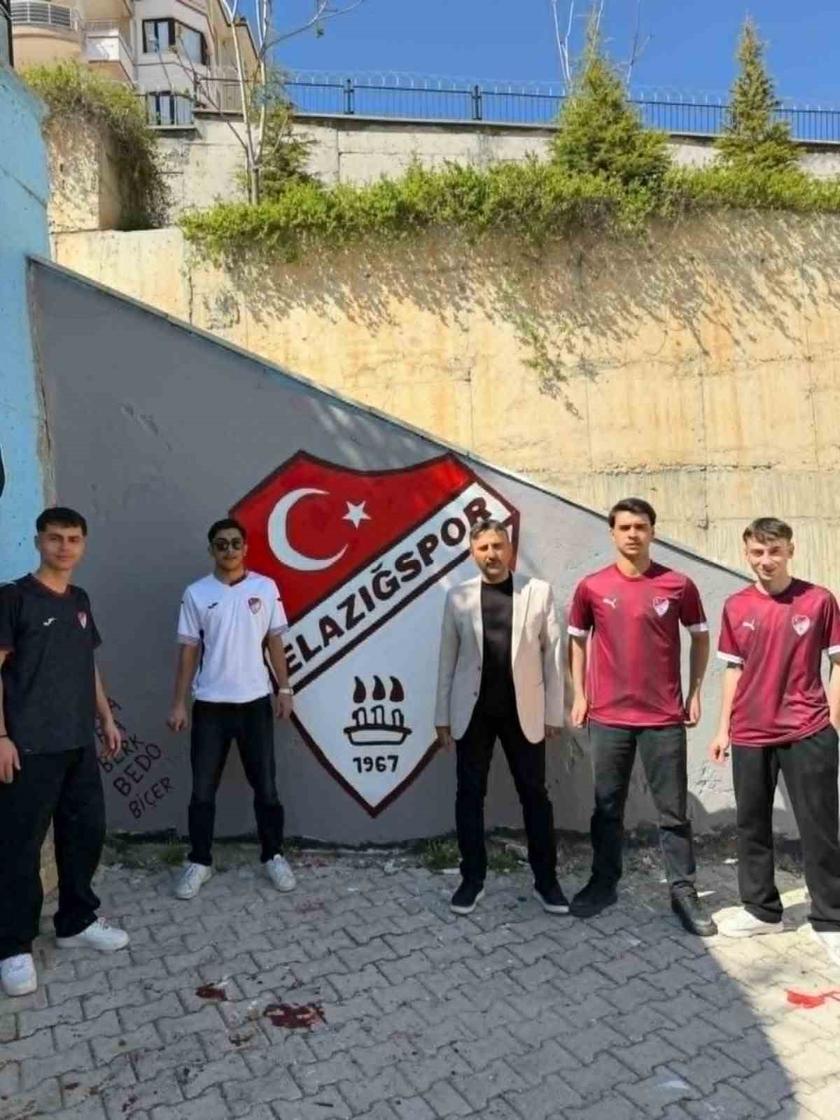 Lise öğrencilerinden Elazığspor’a destek
