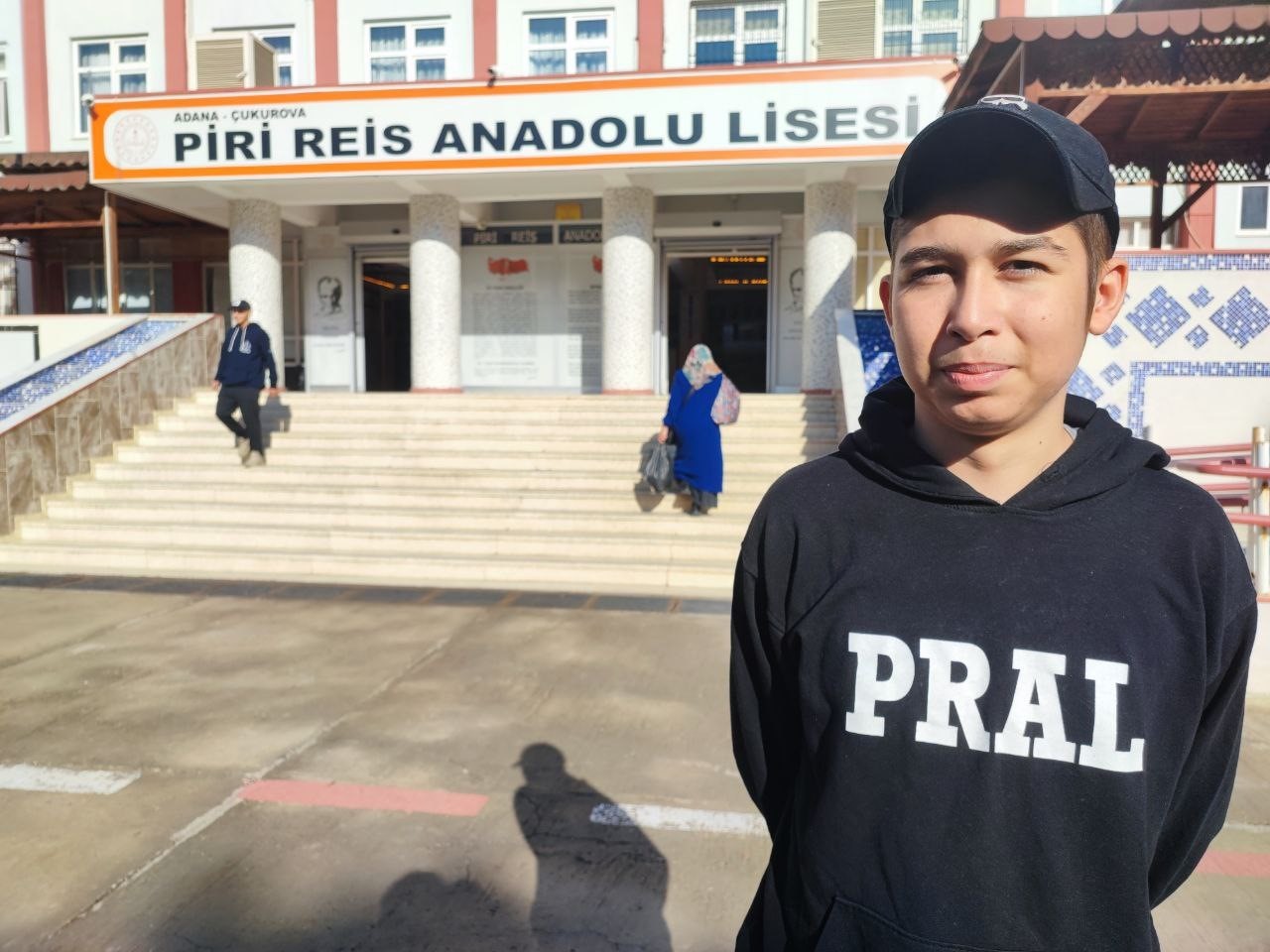 Lise öğrencisi lenf kanserini kendi kök hücreleriyle yendi
