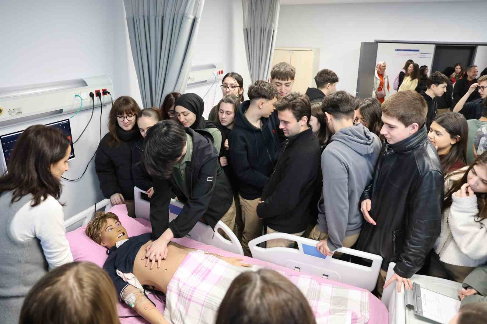 Liseli gençler Düzce Üniversitesi’nde
Liseli gençler Düzce Üniversitesi’nde