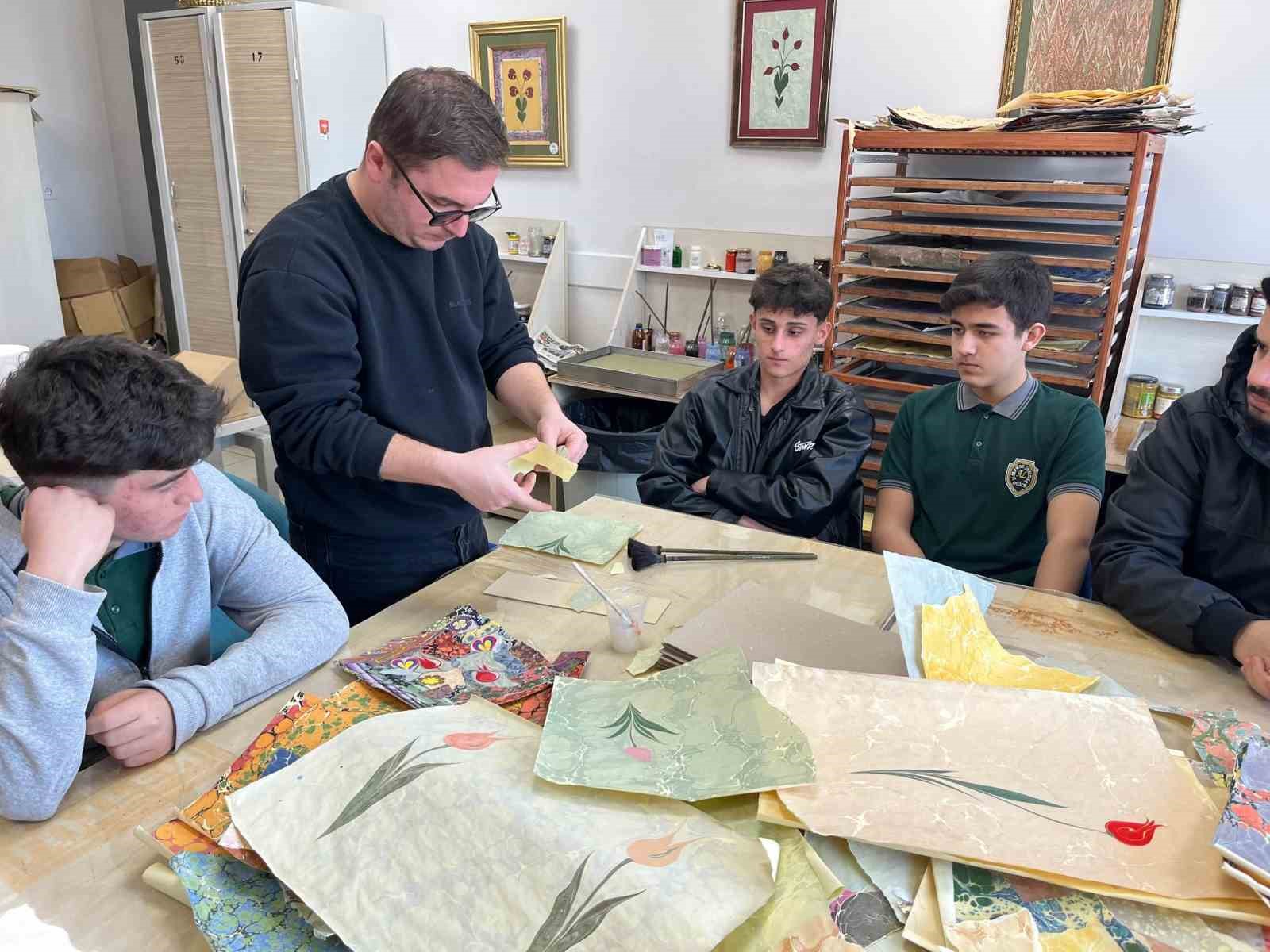 Liseli gençler sanat dolu gün yaşadı
