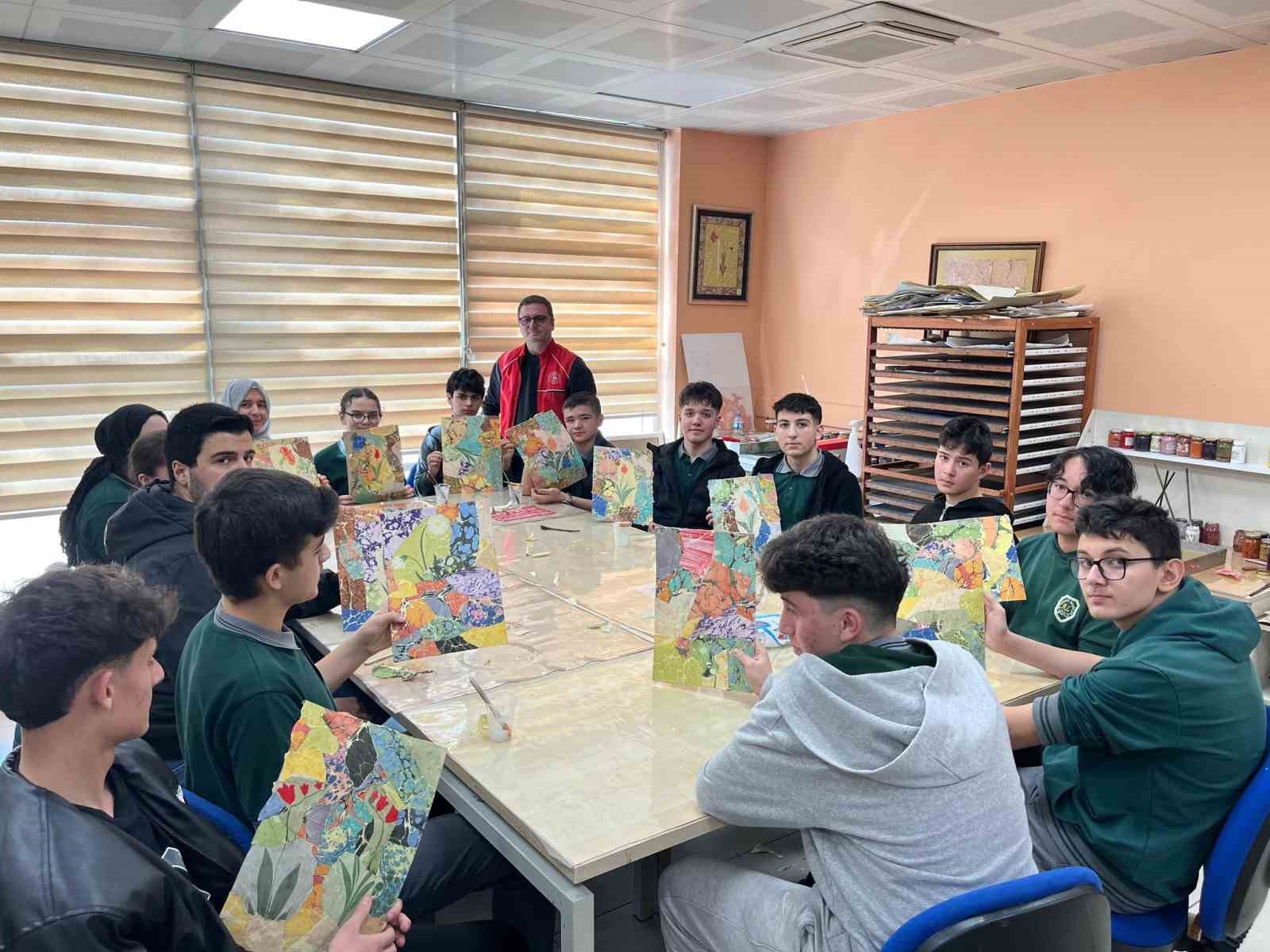 Liseli gençler sanat dolu gün yaşadı
