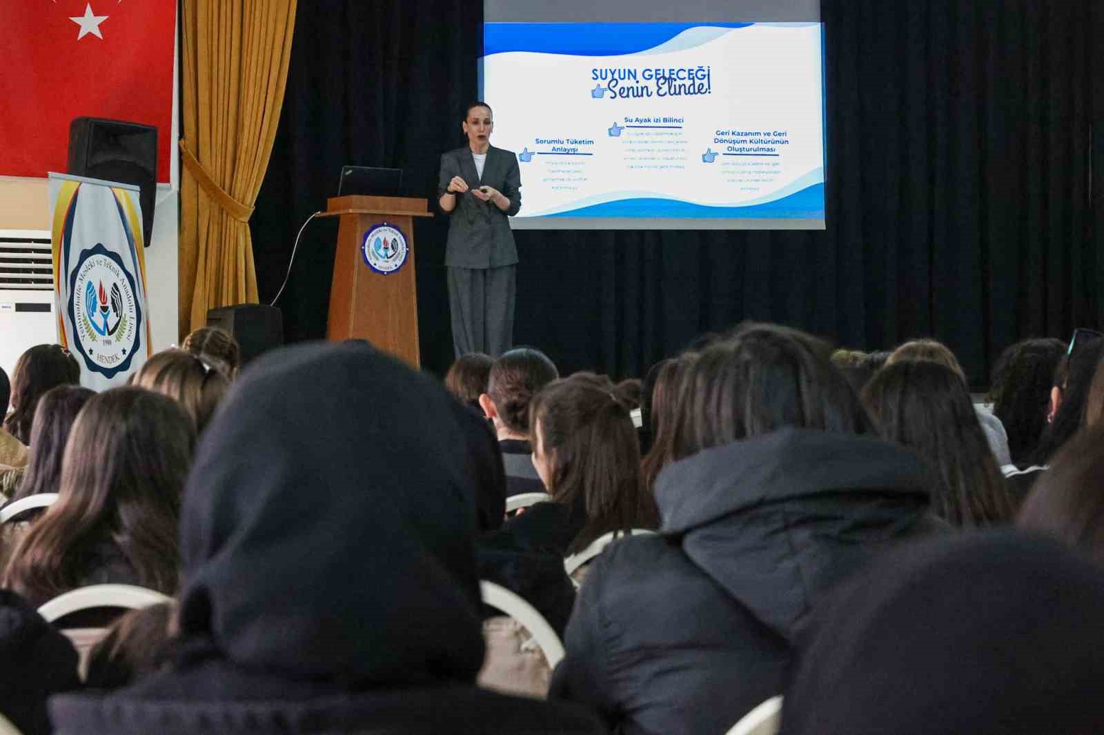 Liseli öğrencilere "Bilinçli su tüketimi" eğitimi verildi
