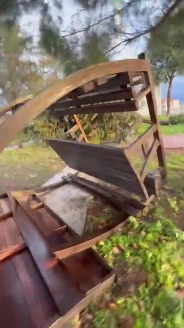 Lodos ile Kocaeli karanlığa gömüldü
