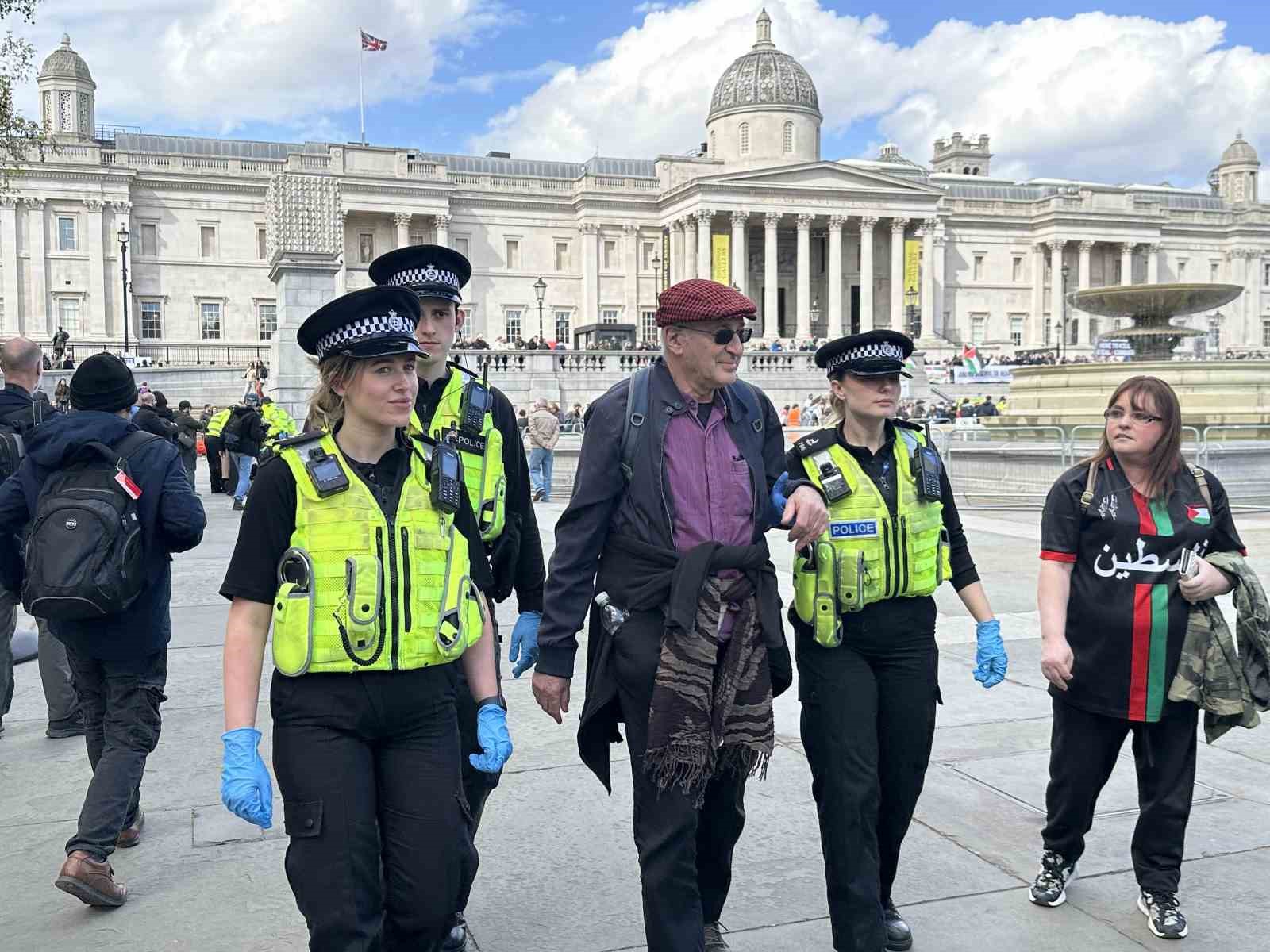 Londra polisinden Filistin’e destek gösterisine müdahale: 212 gözaltı
