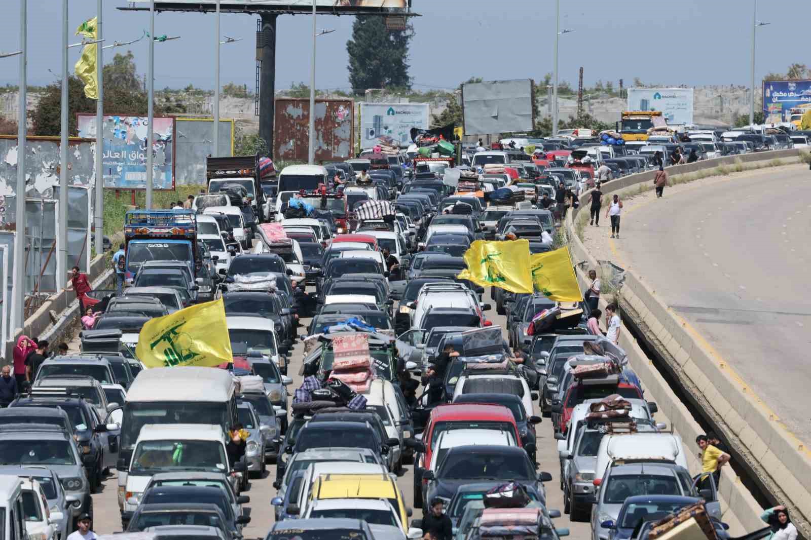 Lübnanlı aileler, ateşkesin ardından ülkenin güneyine doğru yola çıktı

