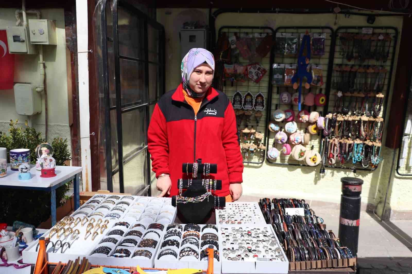 Lüle taşı ustası Mehmet Çalışkandinç bayram hareketliliğini değerlendirdi
