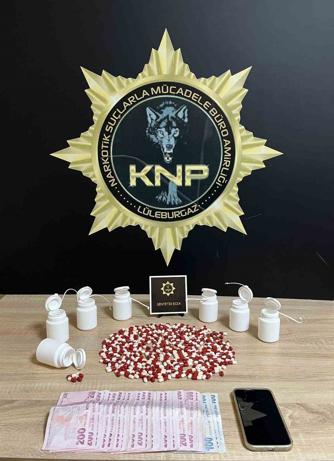 Lüleburgaz’da 335 adet sentetik ecza ele geçirildi: 1 tutuklama
