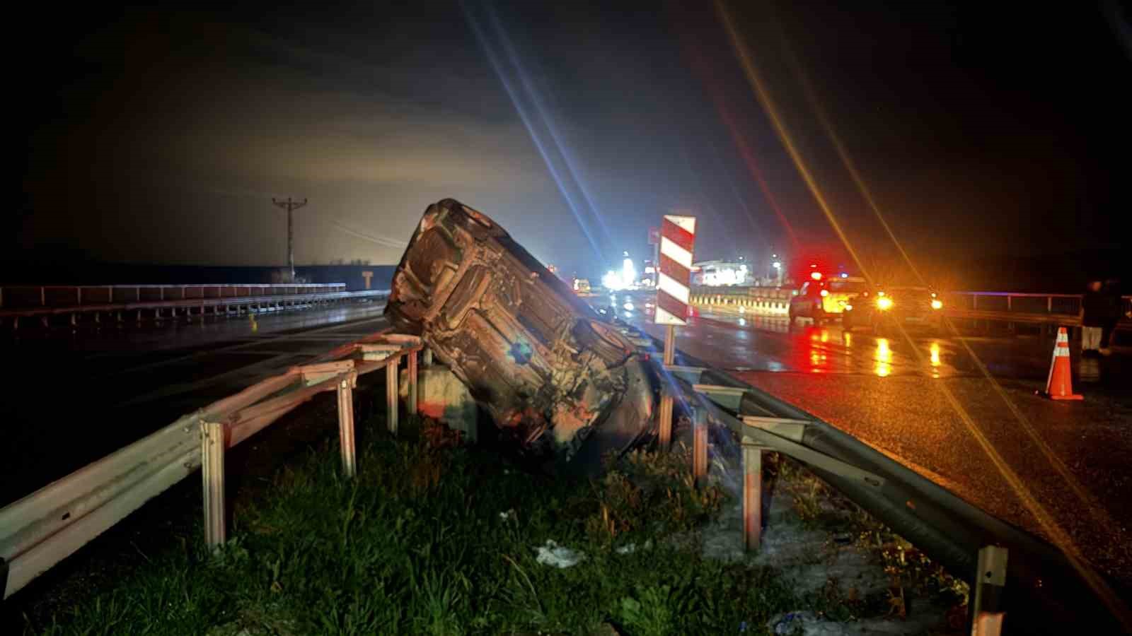 Lüleburgaz’da zincirleme kaza: 2 yaralı, 1 otomobil yandı

