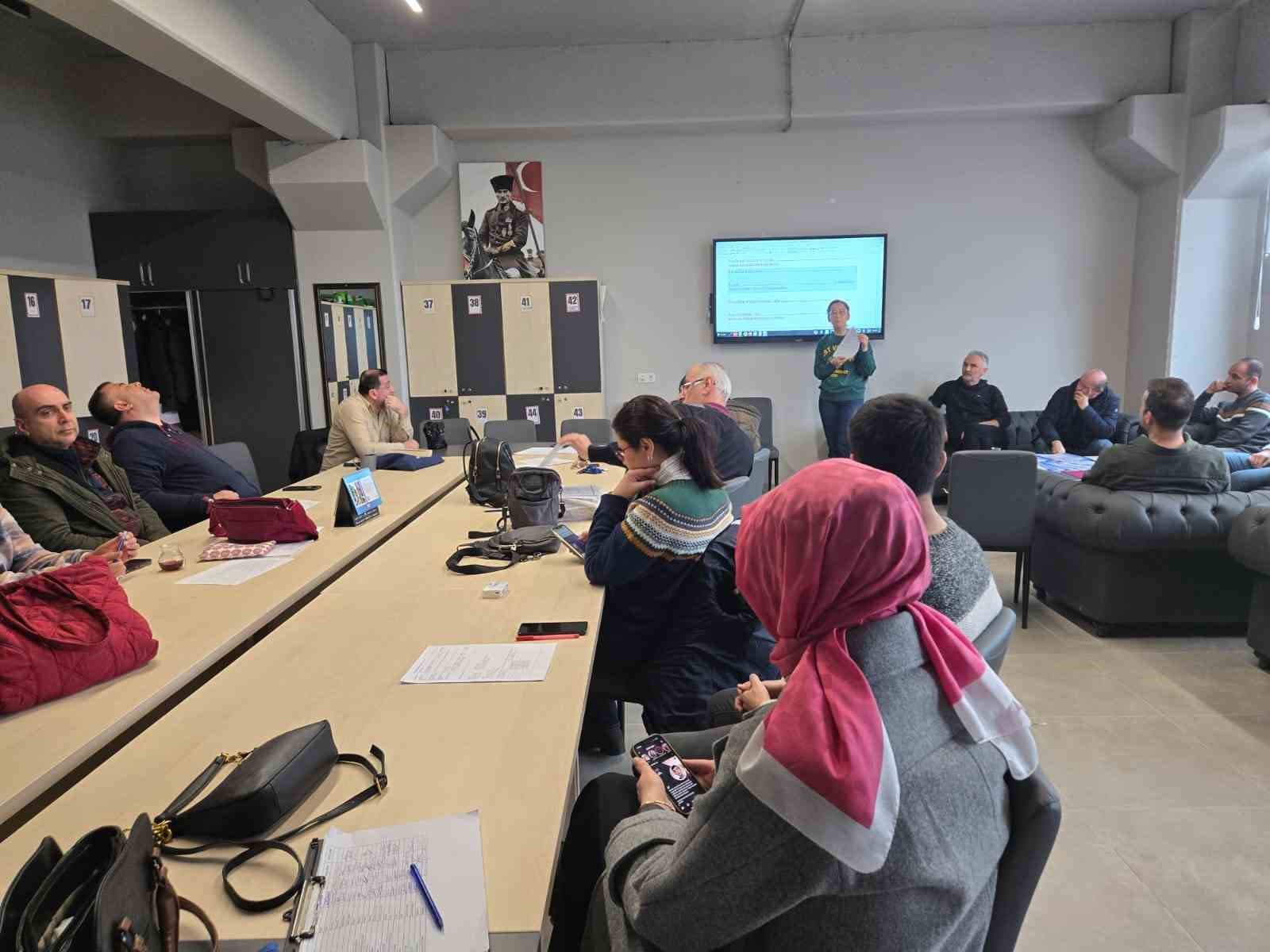 Maarif model öğretmenlere aktarıldı
Maarif model öğretmenlere aktarıldı