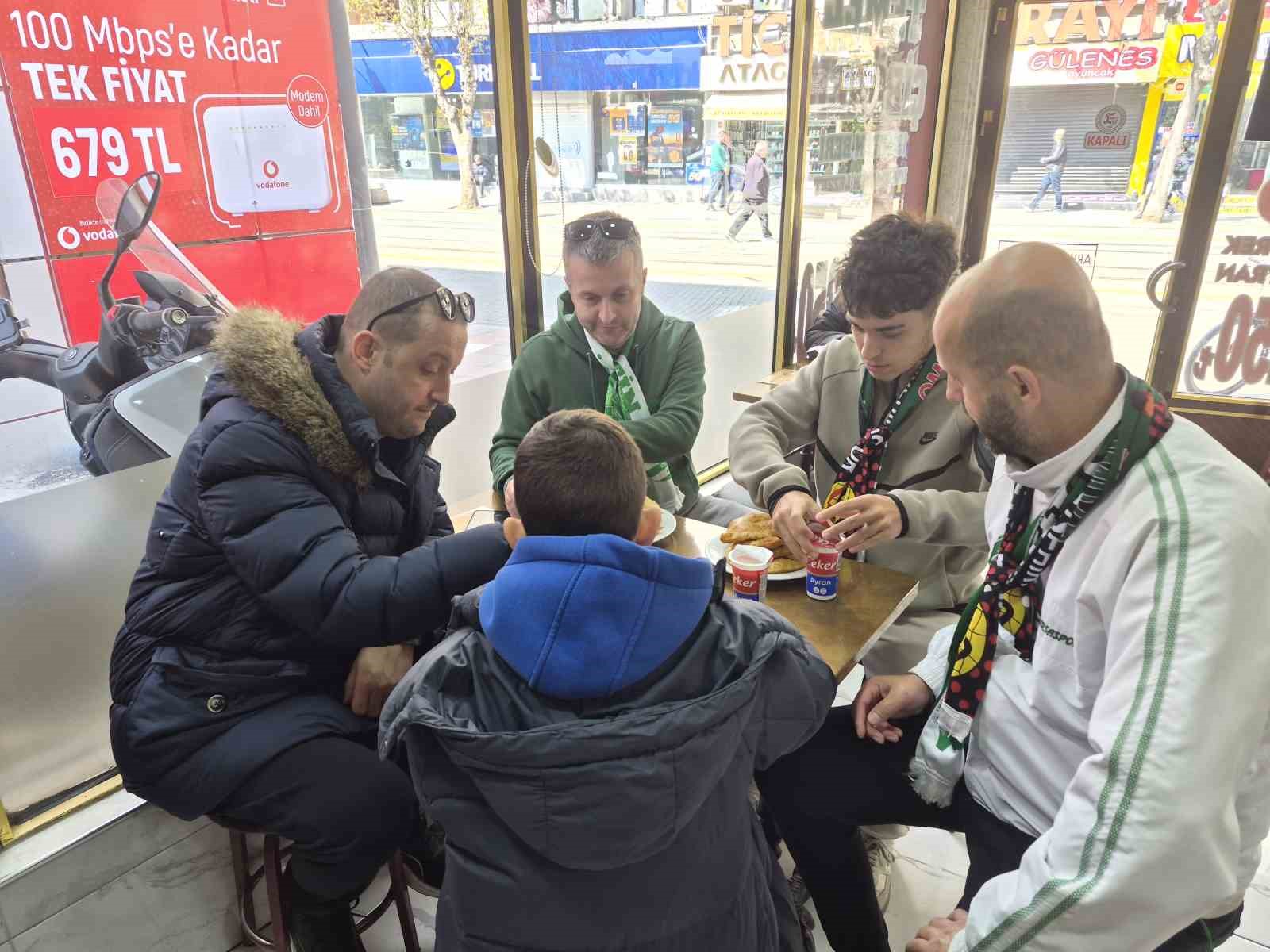 Maç için gelen Bursaspor taraftarı, Eskişehir’i hareketlendirdi
