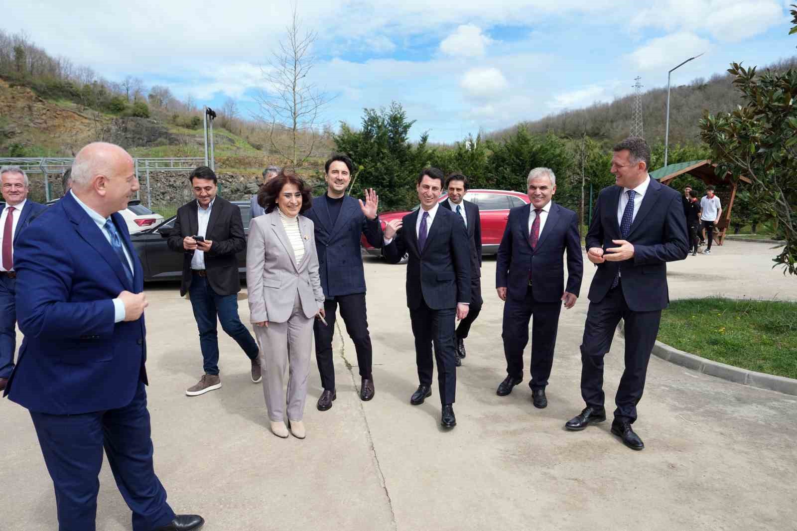 Macit, Yerkel ve Bayraktar, TFF Meral-Celal Aras Spor Lisesi’nde inceleme yaptı
