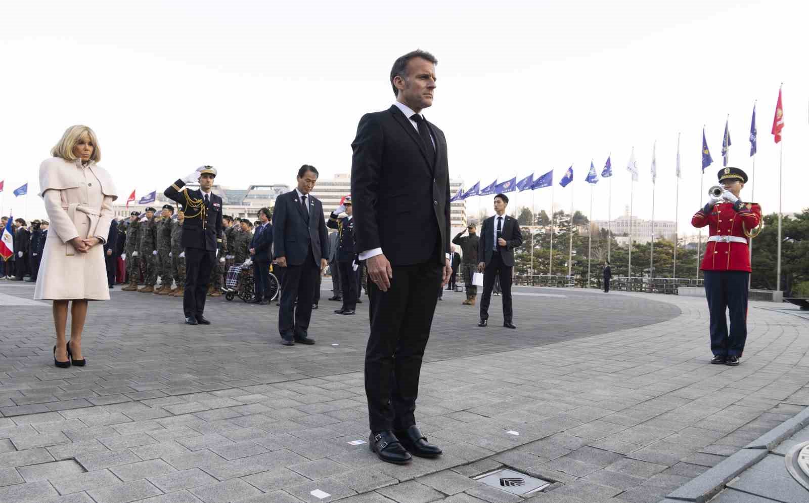 Macron: "Hürmüz Boğazı’nın askeri operasyonla açılması fikri gerçekçi değil"
