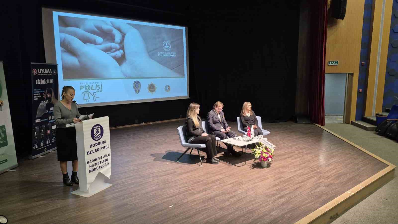 Madde bağımlılığıyla mücadele paneli düzenlendi
Madde bağımlılığıyla mücadele paneli düzenlendi