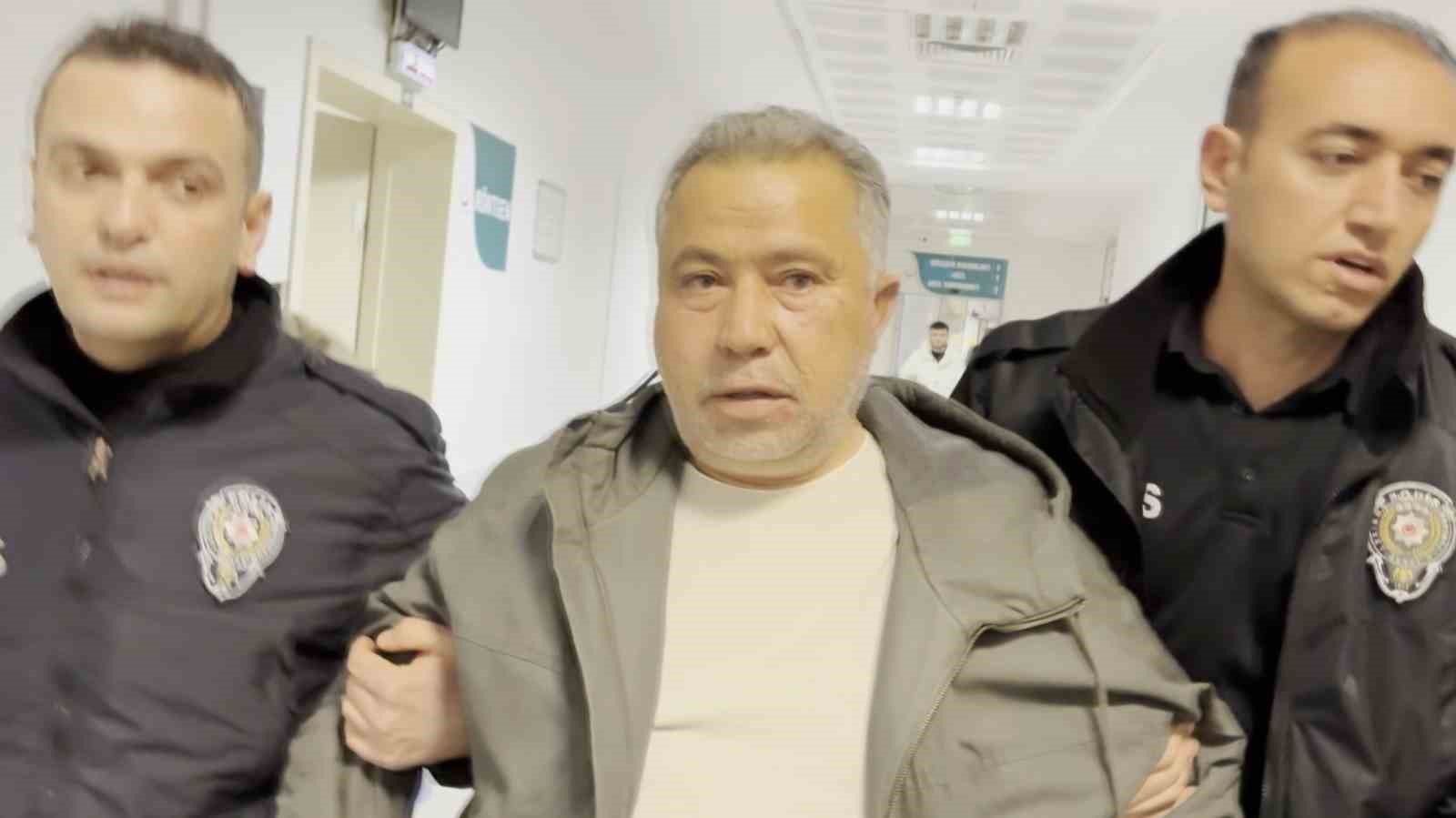 Maddi hasarlı kaza sonrası 2 kişiyi öldürdü, "Pişman değilim, onur duyuyorum" dedi
