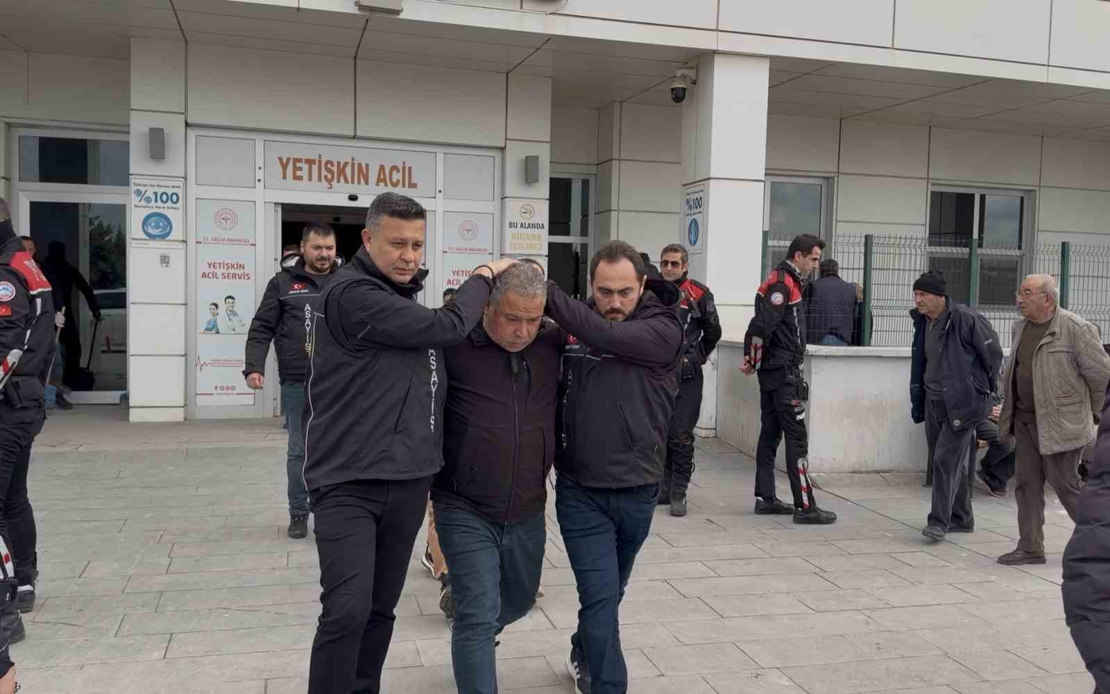 Maddi hasarlı kaza sonrası 2 kişiyi öldürüp, "Pişman değilim" diyen şahıs tutuklandı
