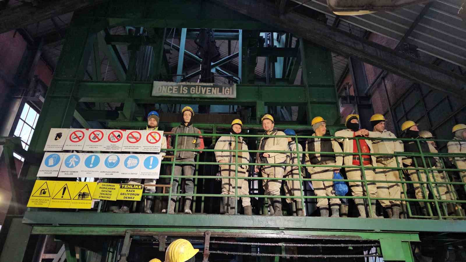 Maden faciasında hayatını kaybeden 263 madenci dualarla anıldı
