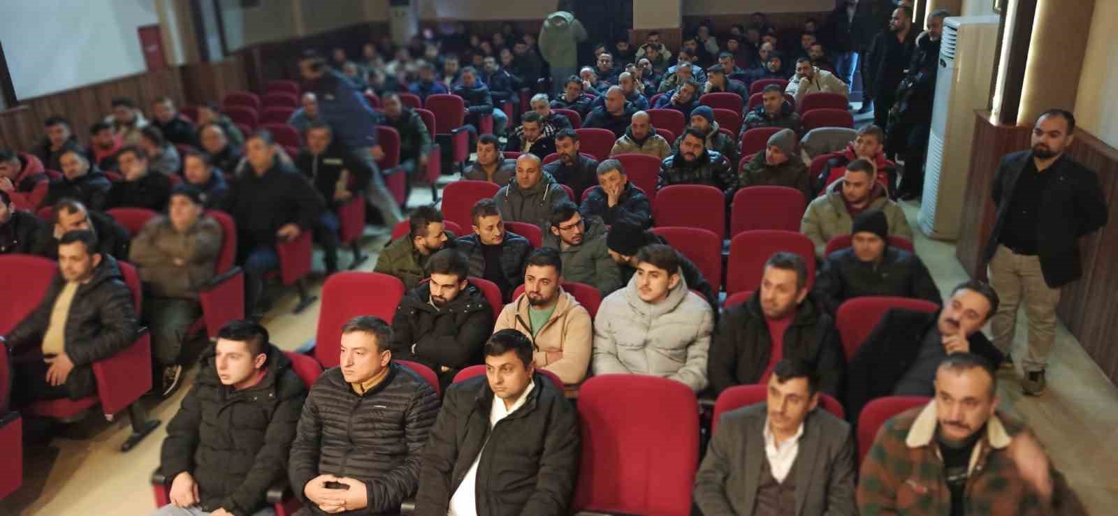 Madencilerin 5’inci kongresinde mevcut başkan Saraçoğlu güven tazeledi
Madencilerin 5’inci kongresinde mevcut başkan Saraçoğlu güven tazeledi