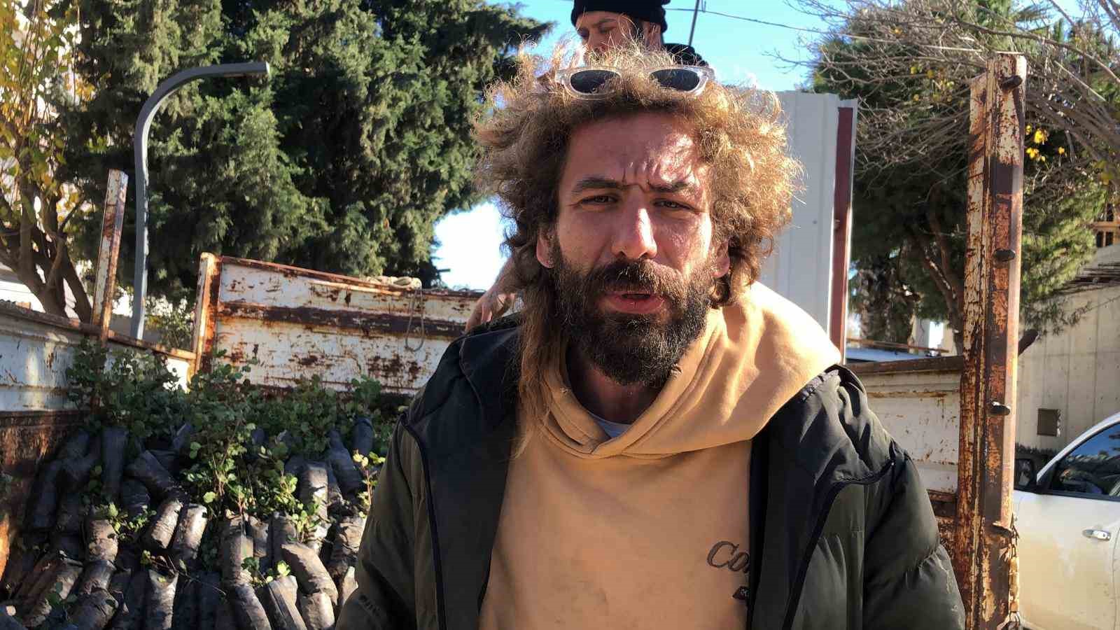 Mahalle muhtarından Datça’ya 2 bin harnup fidanı
