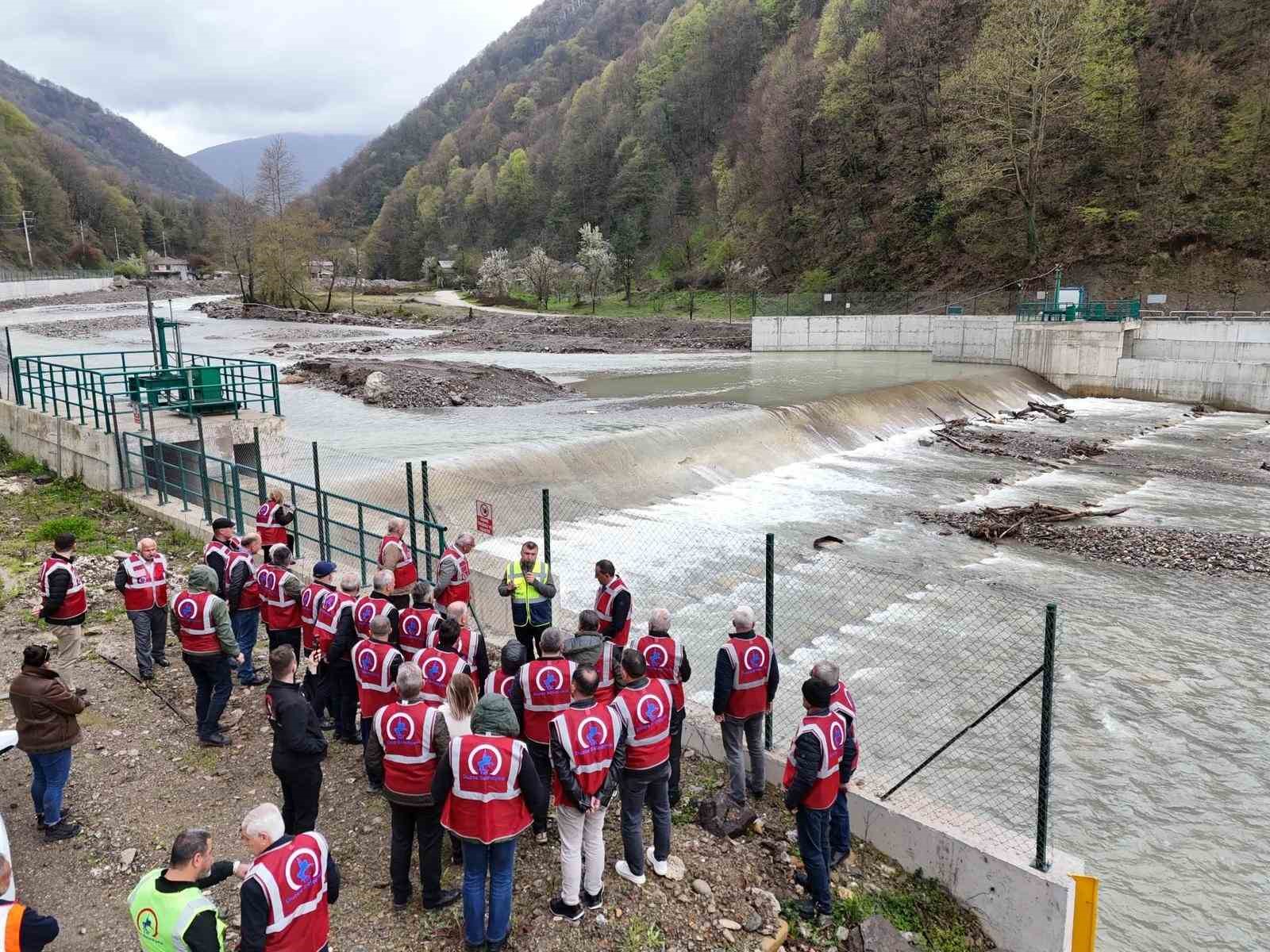 Mahalle muhtarları projeleri inceledi
