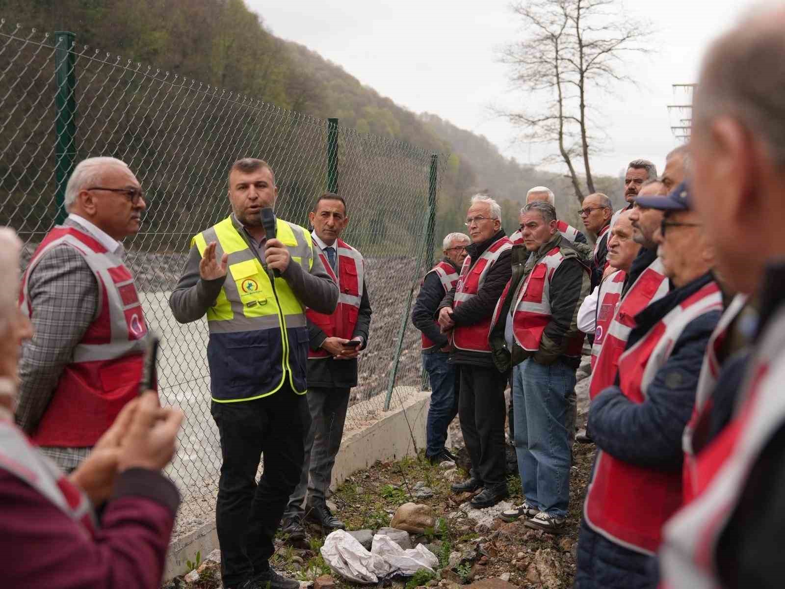 Mahalle muhtarları projeleri inceledi
