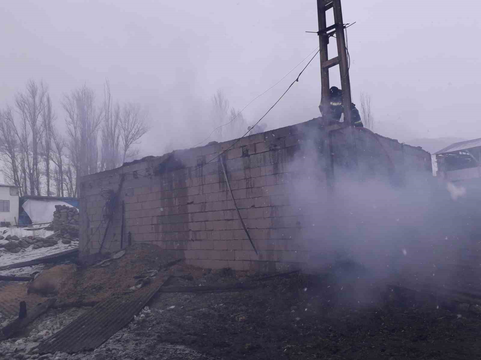 Mahallede korkutan yangın
