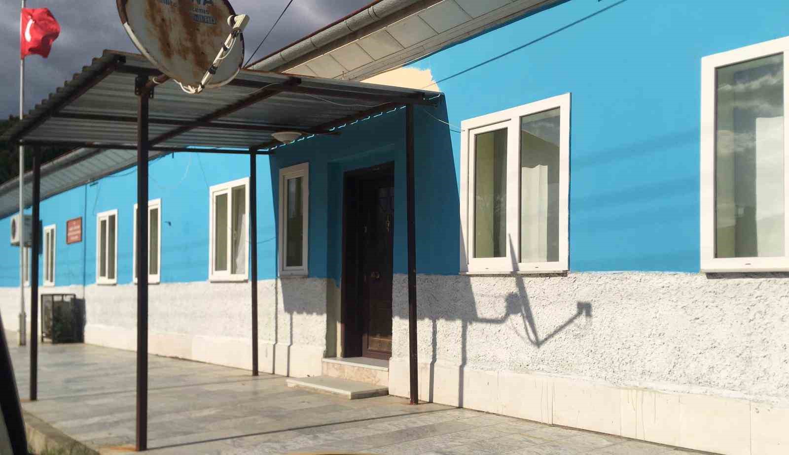 Mahalleli camileri için tek yürek oldu
