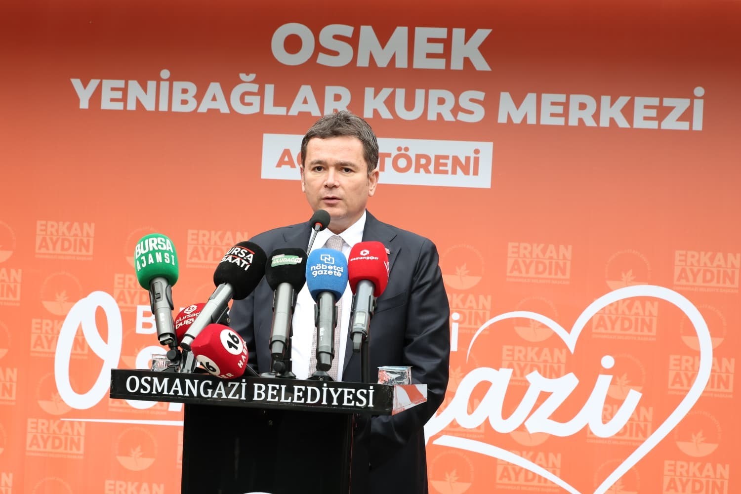 Mahalleli talep etti, Başkan Aydın hemen yerine getirdi
