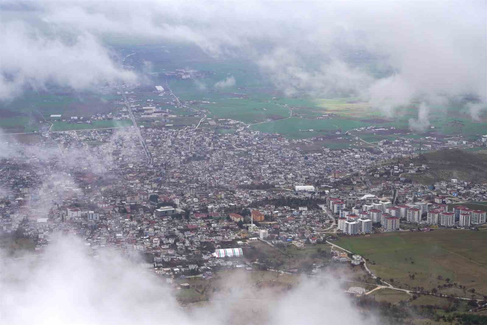Makam Dağı’ndan sis altında kalan Ergani görüntülendi
