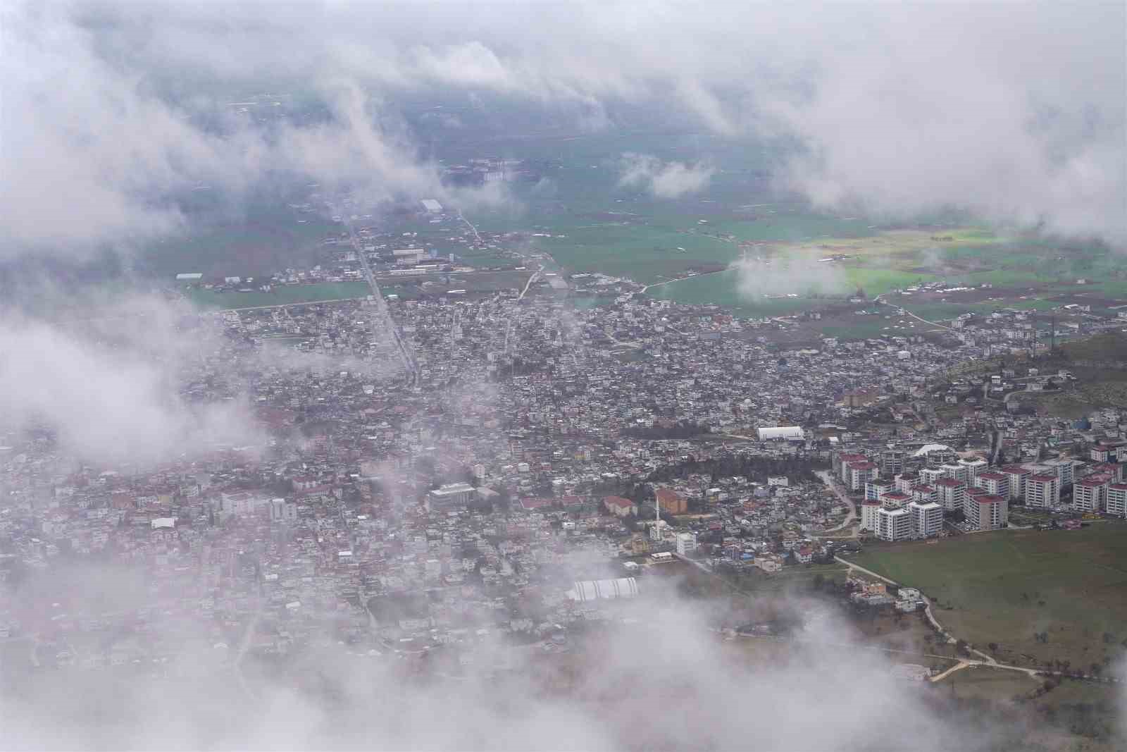 Makam Dağı’ndan sis altında kalan Ergani görüntülendi

