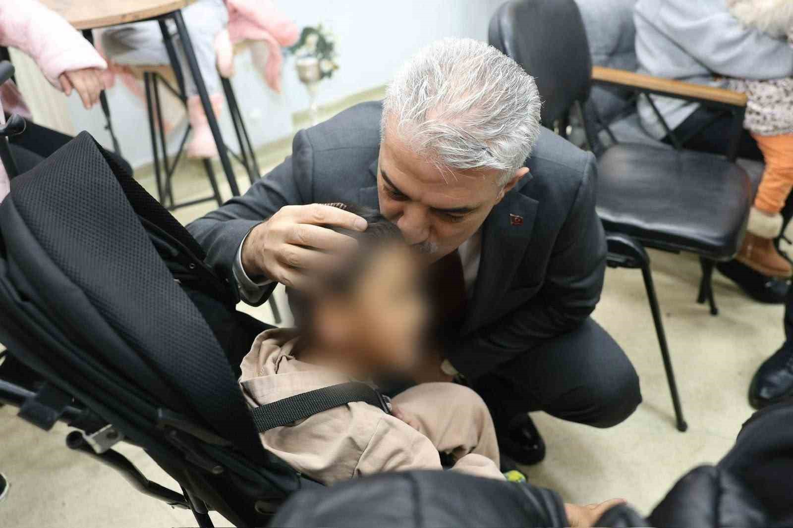 Makas ailesi sevgi evlerindeki çocuklarla bir araya geldi
