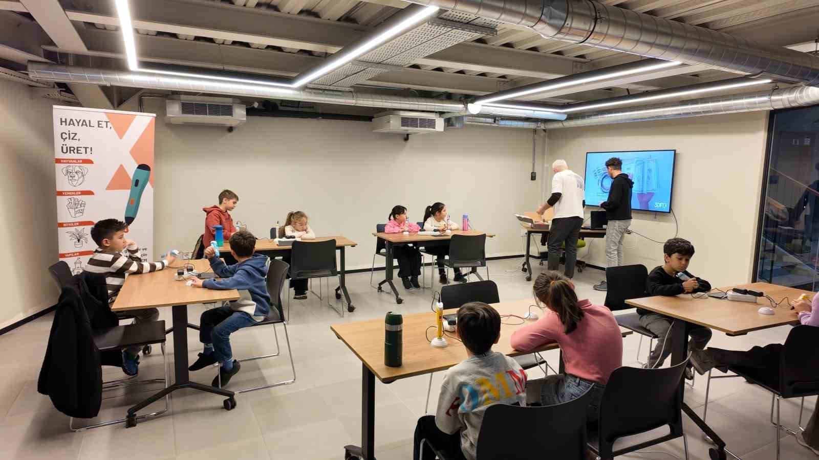 Maker Atölyeleri Kartallı öğrencileri bilim ve teknolojiyle buluşturuyor
