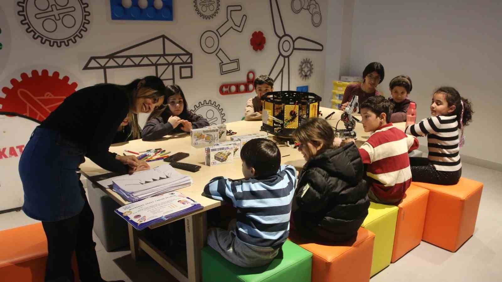 Maker Atölyeleri Kartallı öğrencileri bilim ve teknolojiyle buluşturuyor
