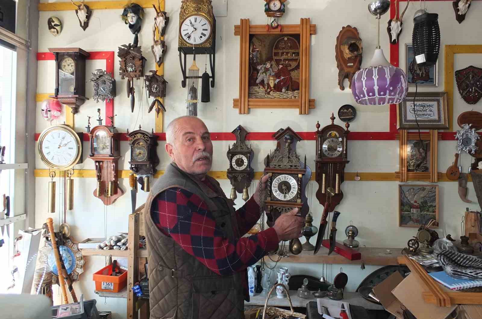 Makine teknisyenini eski merakı saat koleksiyoneri yaptı
