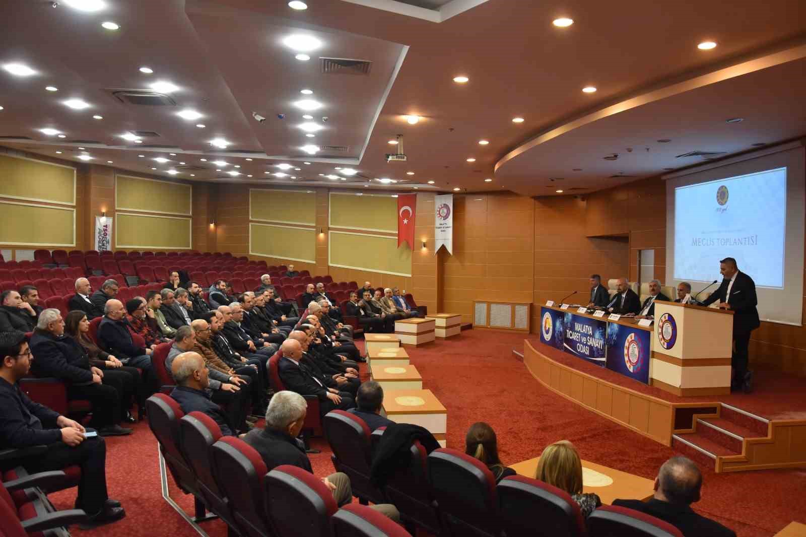 Malatya TSO’dan Vahap Munyar’a "Şeref Üyeliği Beratı"
