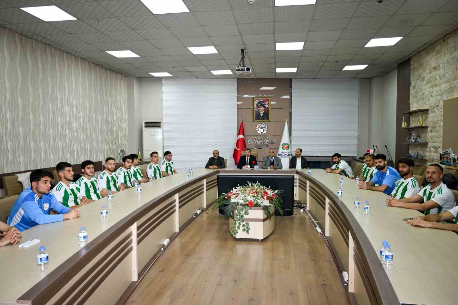 Malatya Yeşilyurtspor’dan toplu imza töreni
