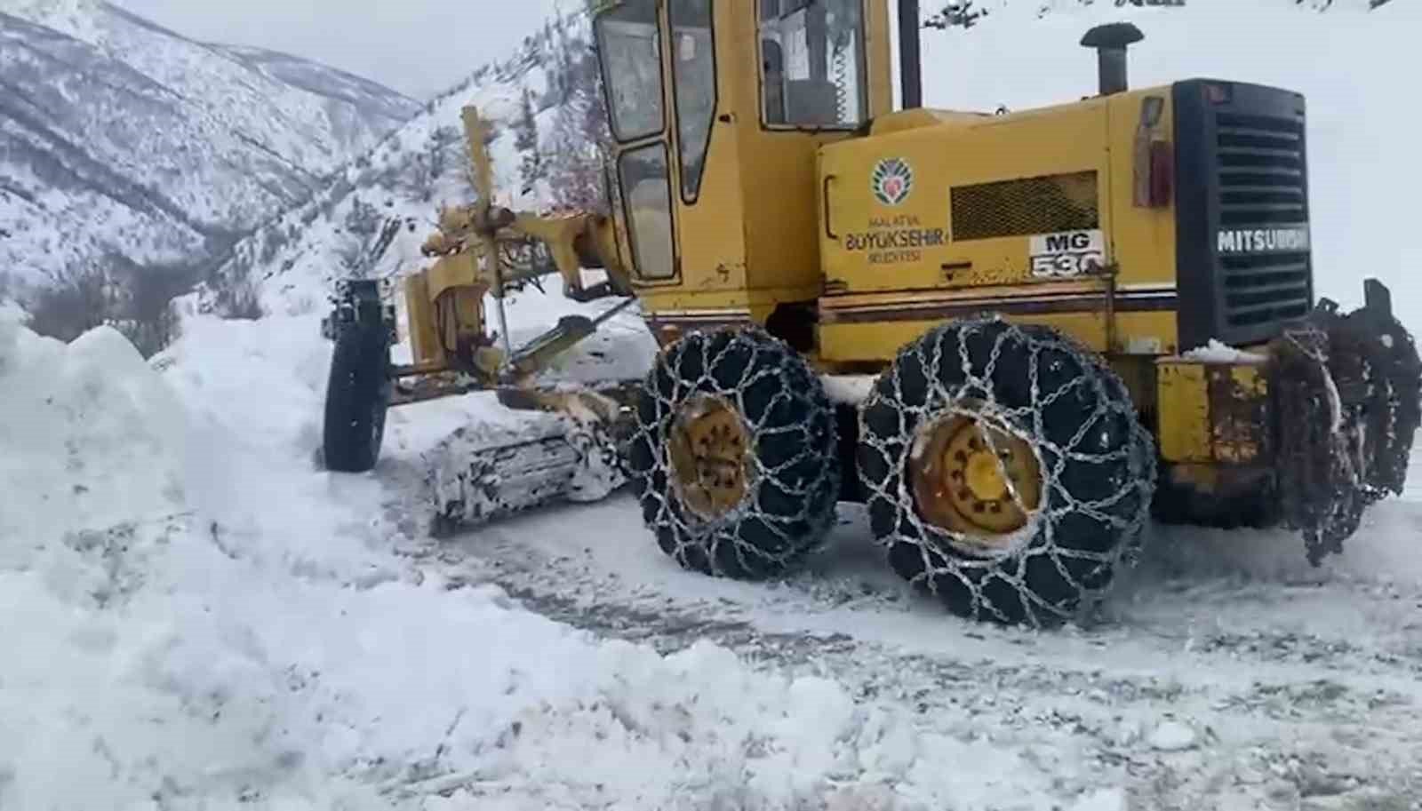 Malatya’da 176 mahalle yolu ulaşıma açıldı
Malatya’da 176 mahalle yolu ulaşıma açıldı