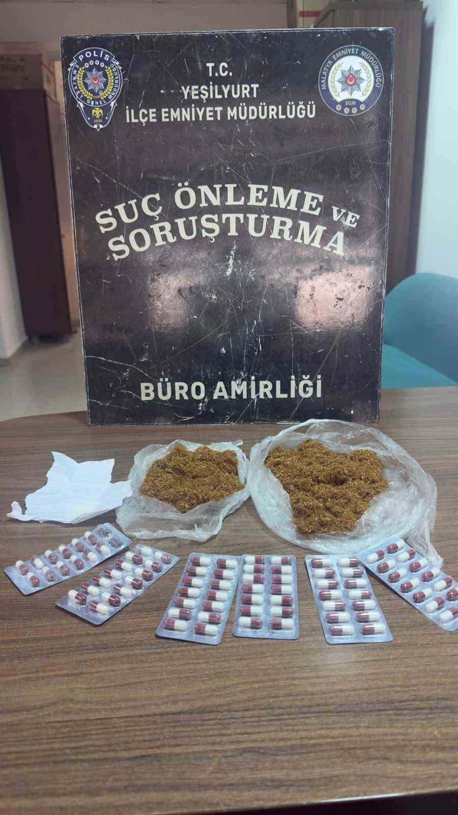 Malatya’da 457 adet sentetik ecza hap ve 234 gram uyuşturucu madde ele geçirildi
