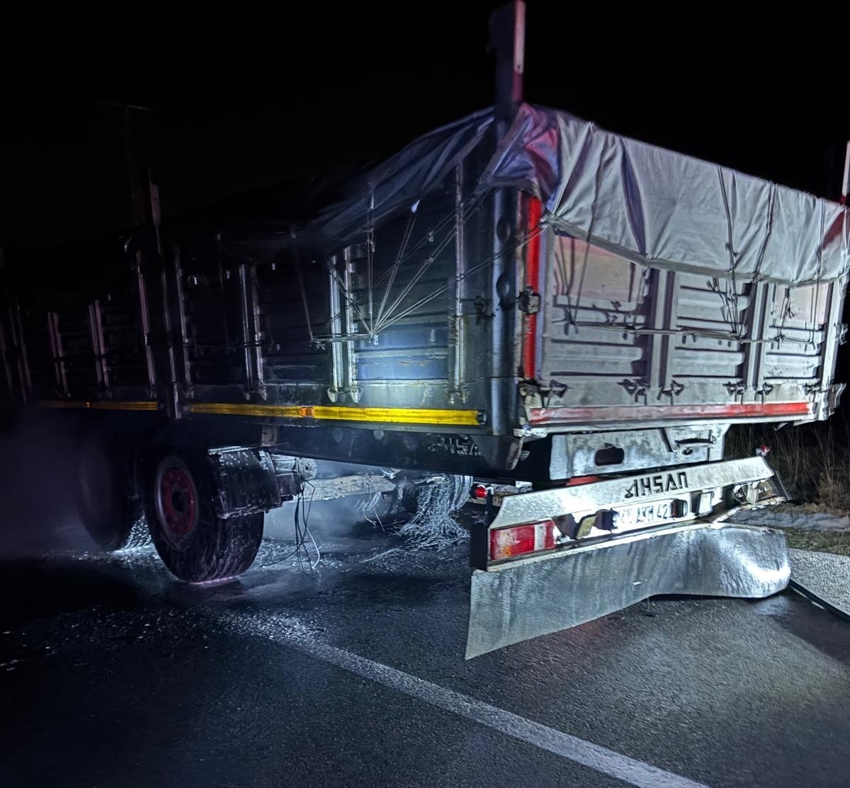 Malatya’da amonyum nitrat yüklü tırda korkutan yangın
