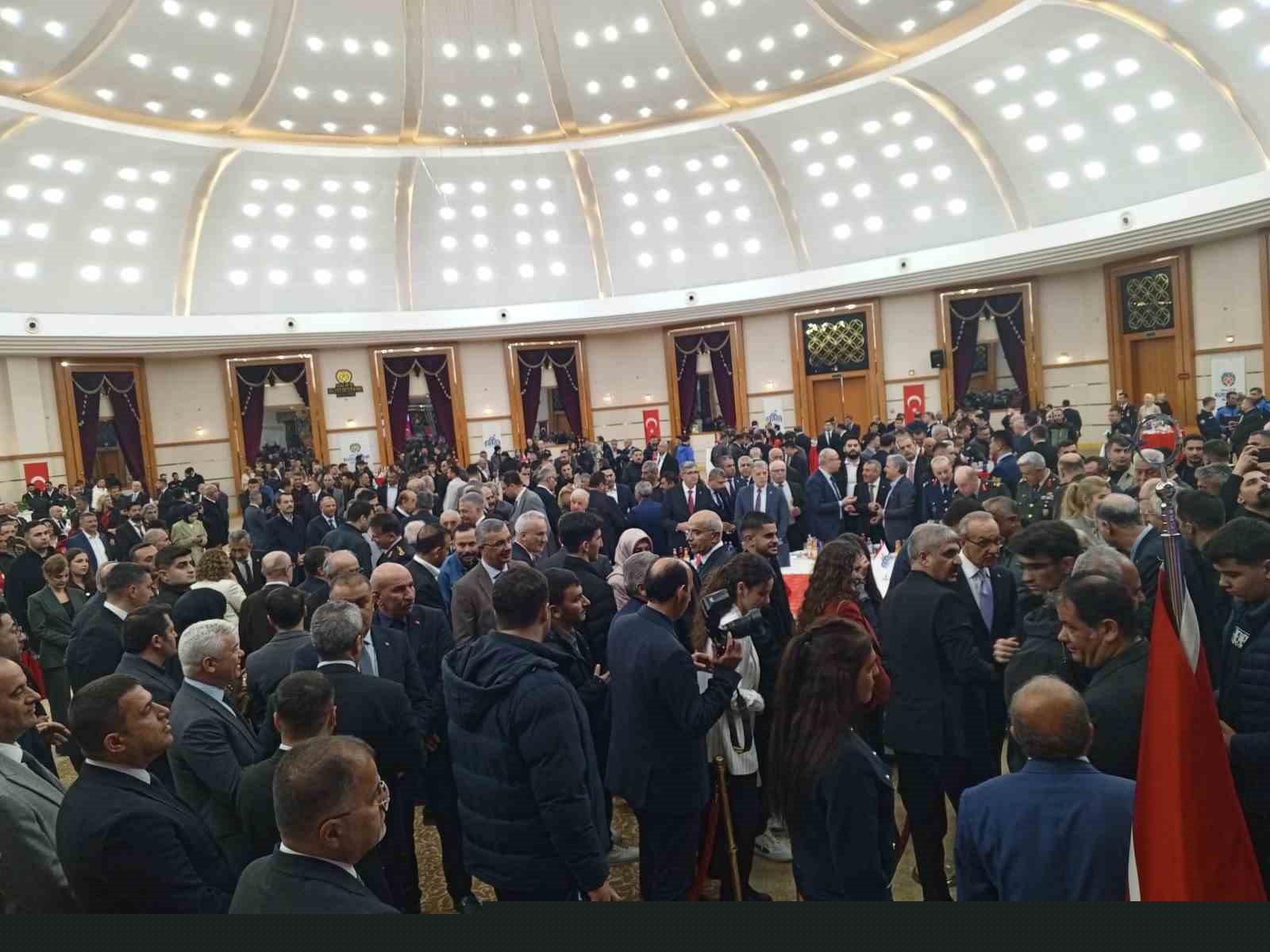 Malatya’da bayramlaşma programına yoğun katılım
