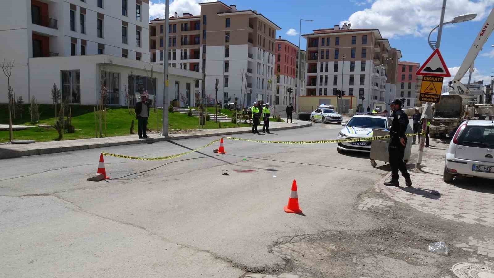 Malatya’da beton mikserinin çarptığı kadın ağır yaralandı
