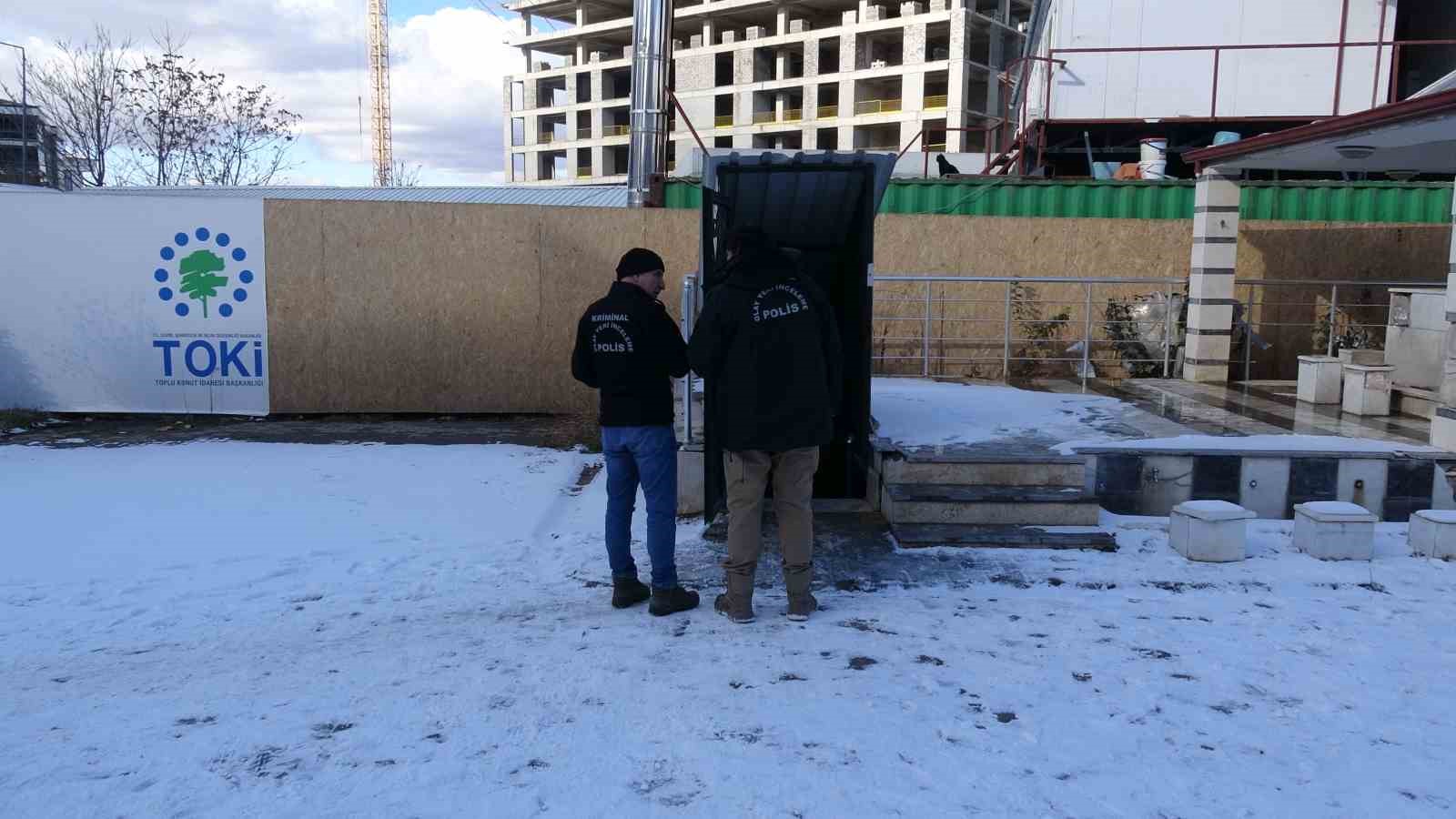 Malatya’da cami tuvaletinde baygın bulunan genç hastaneye kaldırıldı
