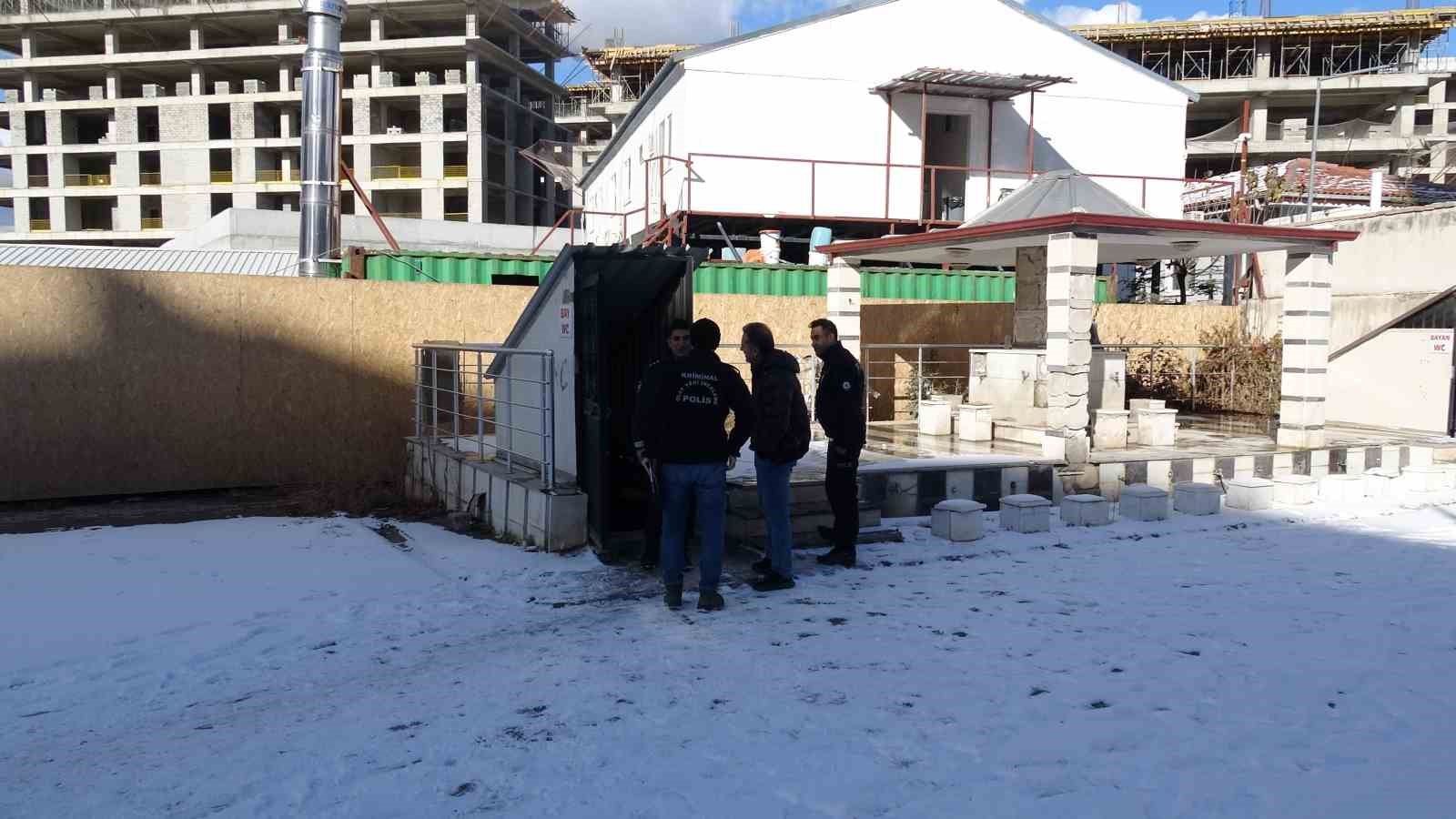 Malatya’da cami tuvaletinde baygın bulunan genç hastaneye kaldırıldı
