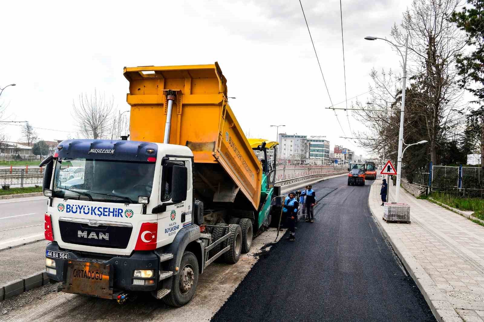 Malatya’da çevre yolu yan yolları yenileniyor

