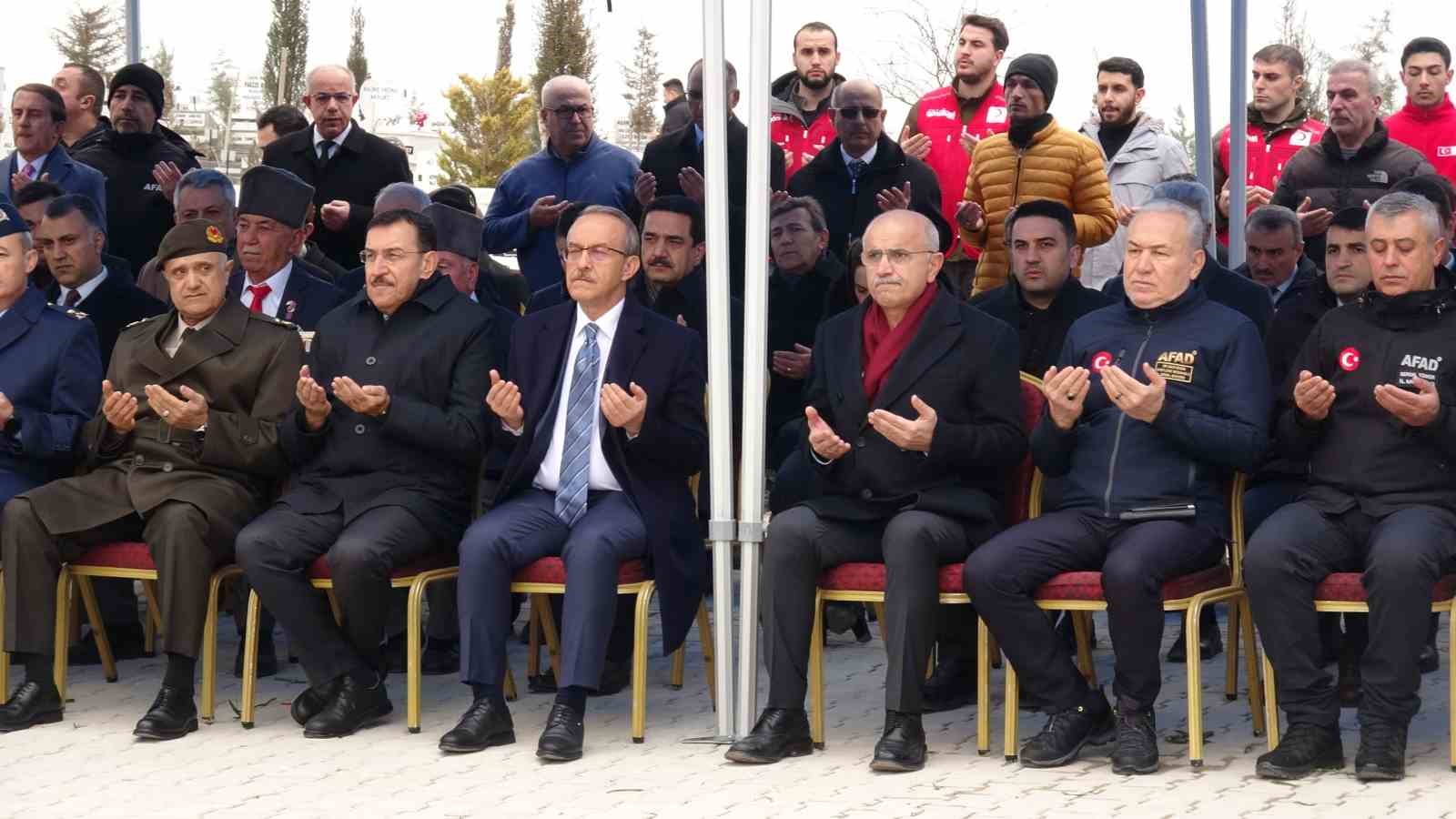 Malatya’da depremde hayatını kaybedenler anıldı
