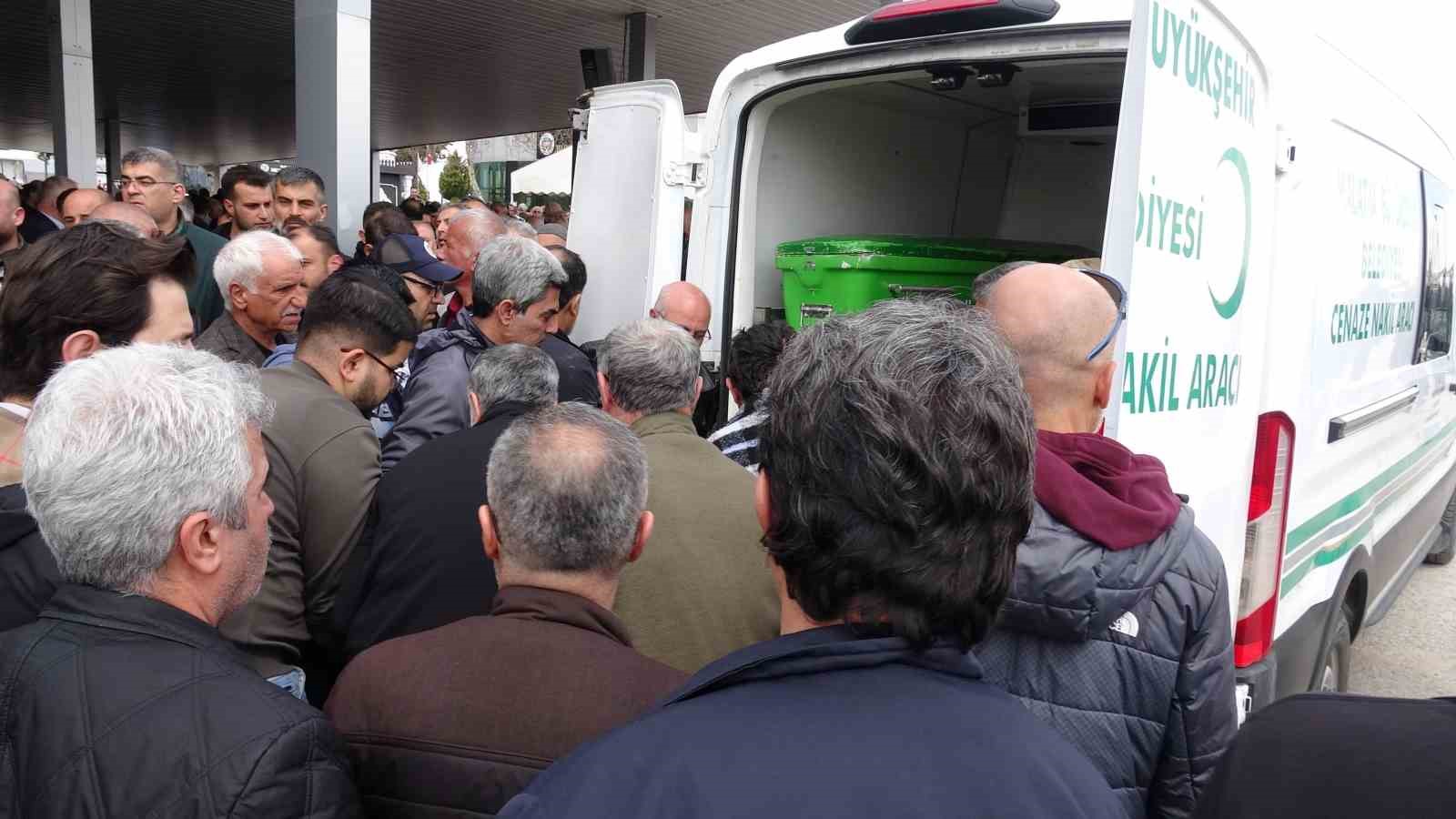 Malatya’da hayatını kaybeden öğretmen son yolculuğuna uğurlandı
