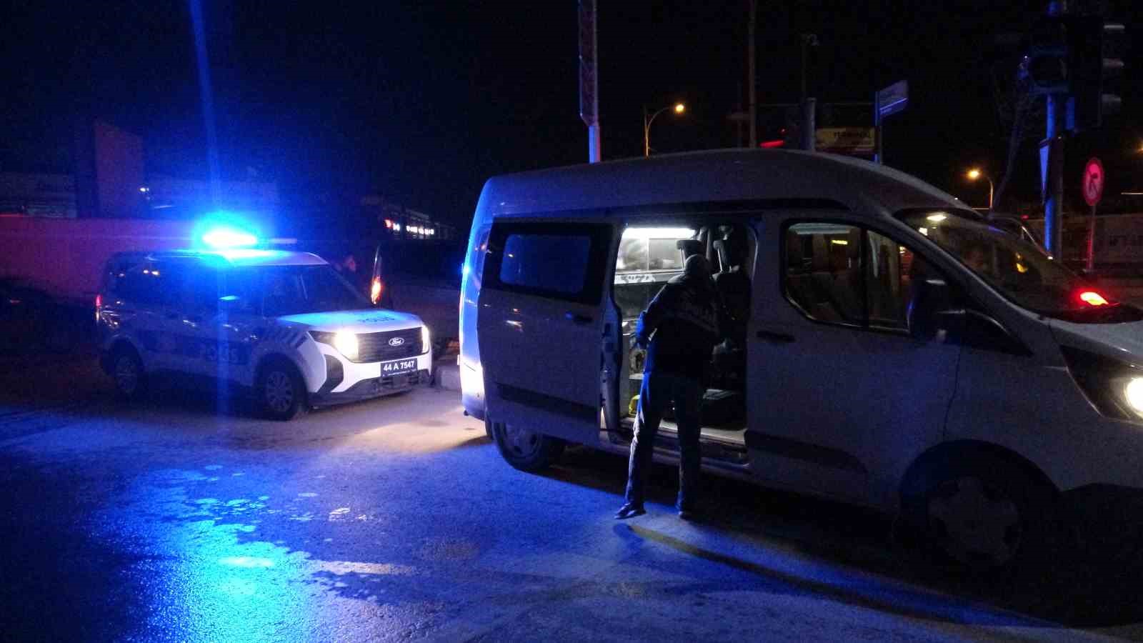 Malatya’da husumetlilerin bıçaklı kavgası: 5 yaralı, 4 gözaltı
