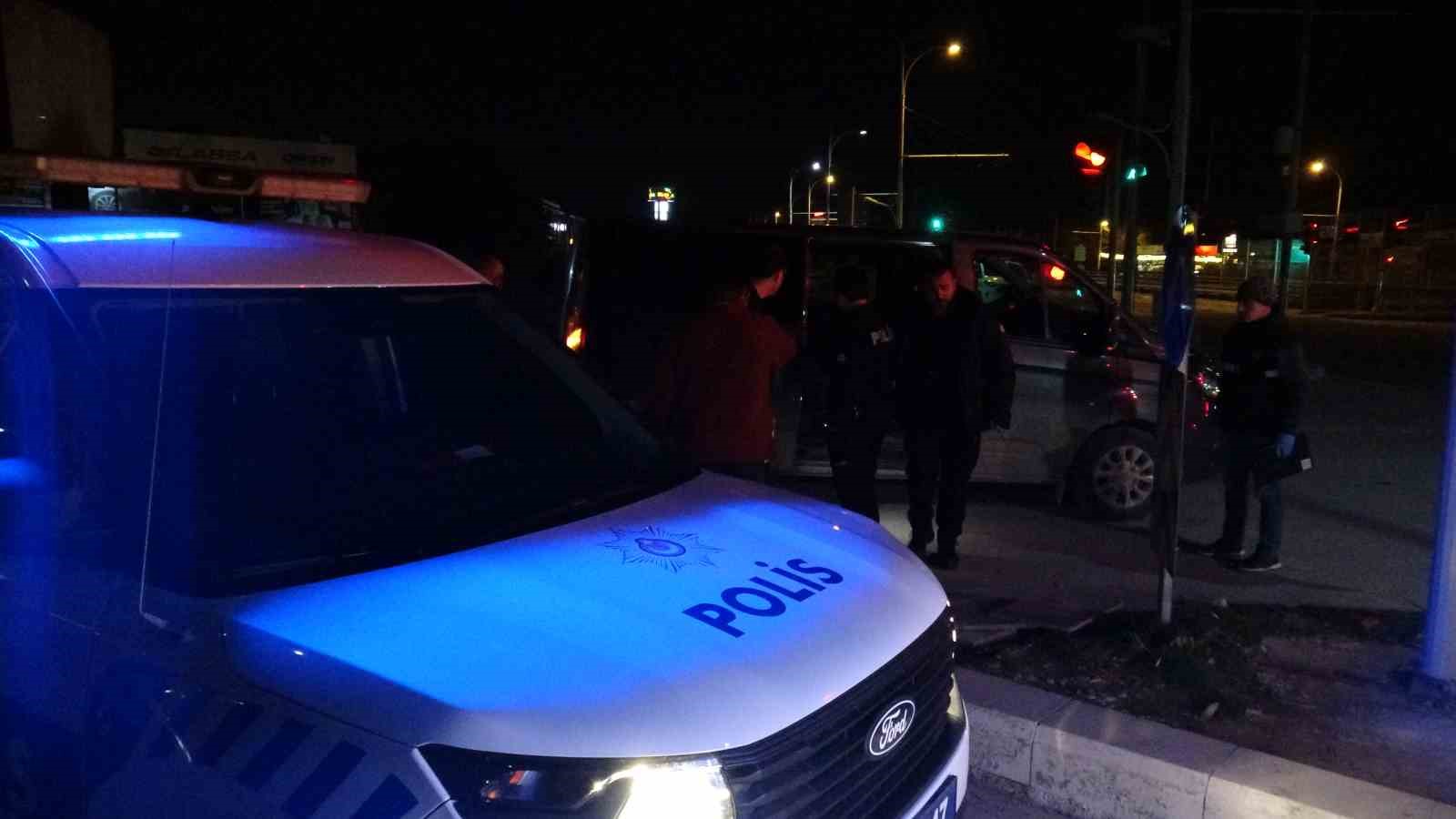 Malatya’da husumetlilerin bıçaklı kavgası: 5 yaralı, 4 gözaltı
