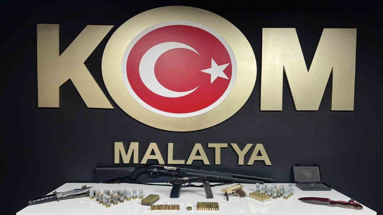 Malatya’da kaçak silah operasyonu: 4 gözaltı
